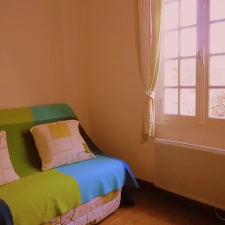 Cozy With Private Garden Near Sea In Vakantiehuis