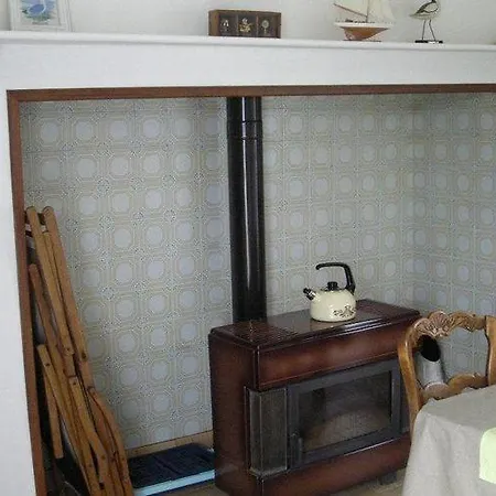 Vakantiehuis Cozy With Private Garden Near Sea In